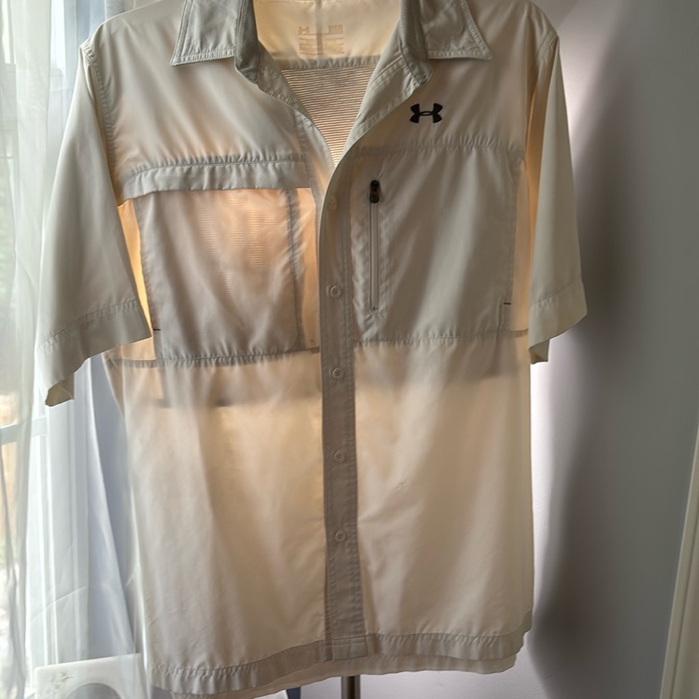 Under Armour men’s vented fishing shirt. XL. Button down. Lightweight fabric.